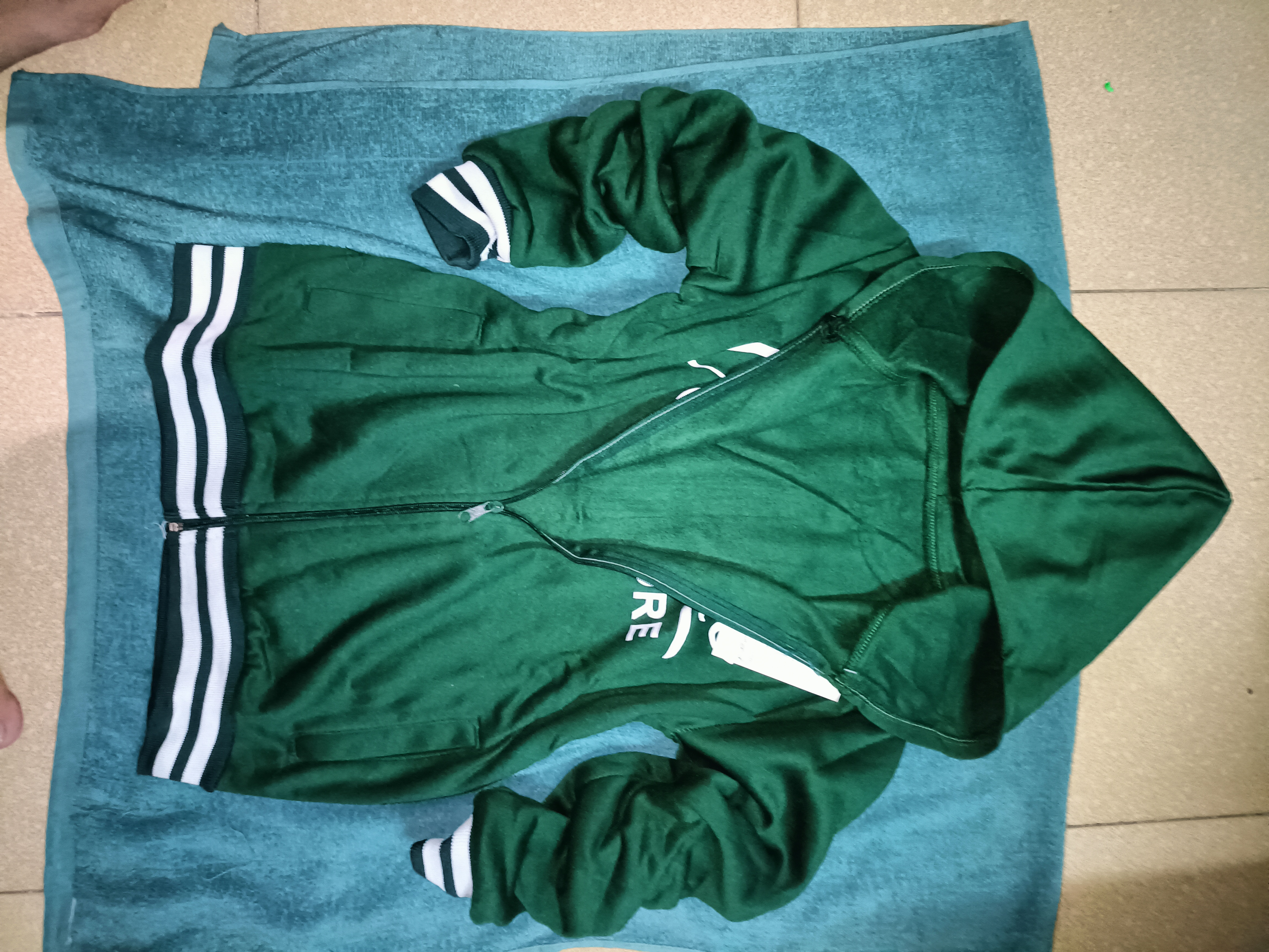 Áo khoác nỉ nữ