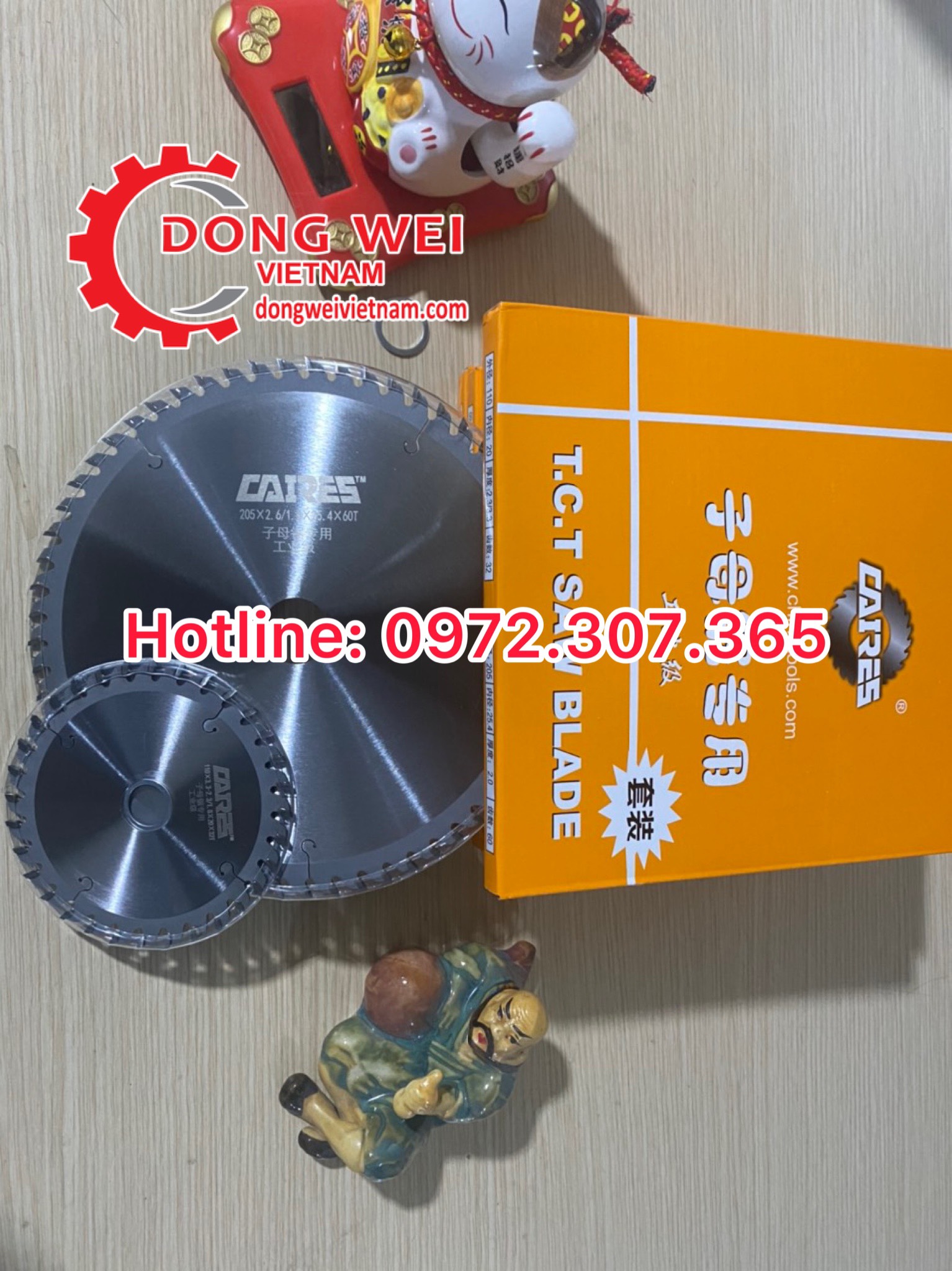 Lưỡi cắt gỗ hợp kim cao cấp Ø205 và 1 lưỡi mồi Ø110mm. Loại 60 RĂNG &amp; 32 RĂNG dùng cho máy cưa bàn trượt ngành mộc