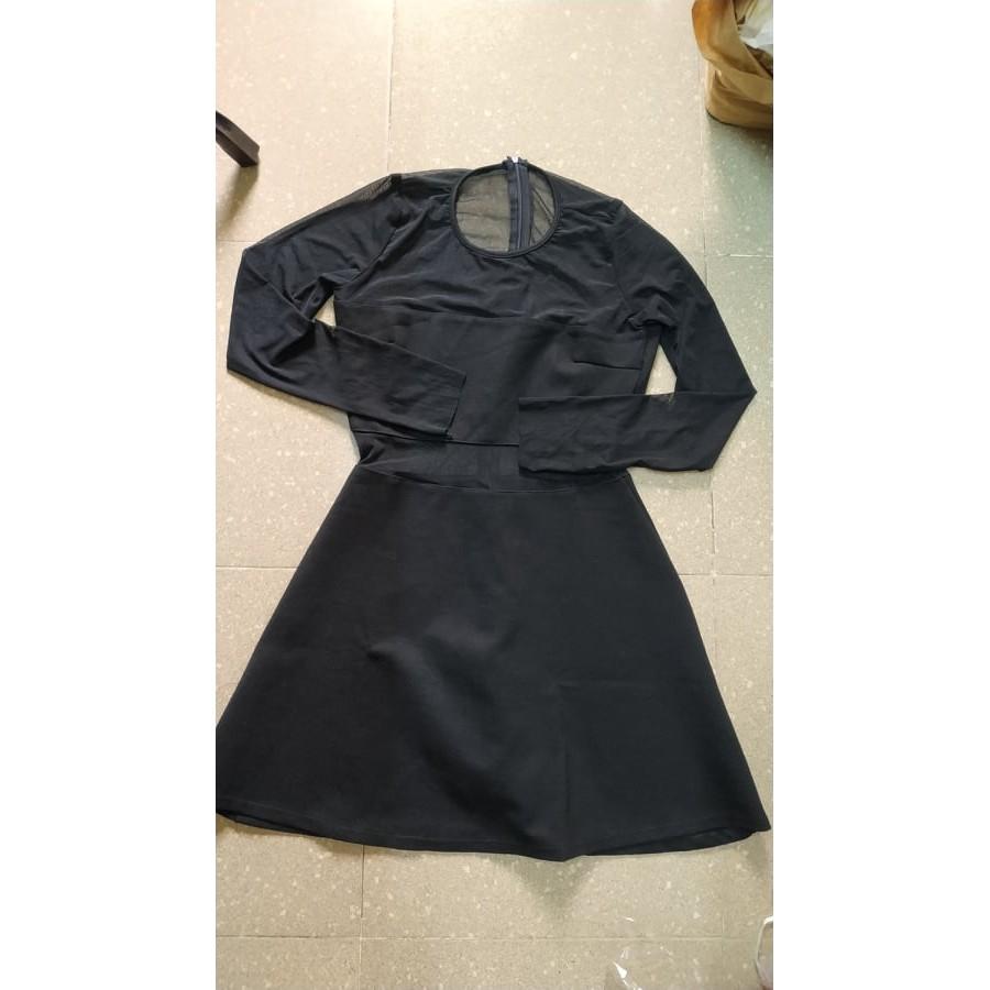 Đầm xoè đen tay lưới