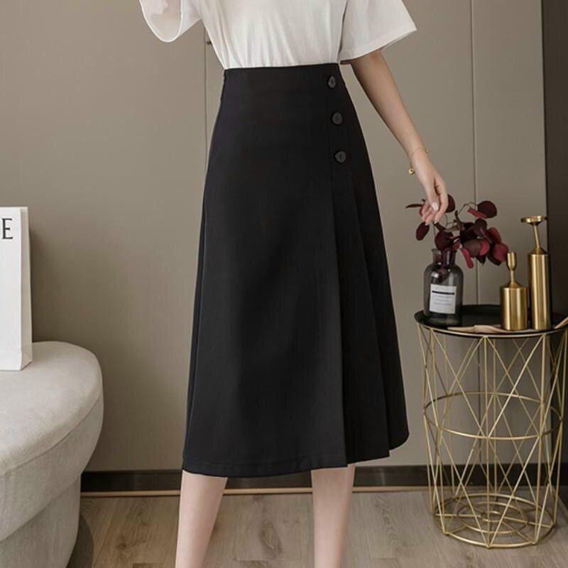 Chân váy chữ A xếp ly, Đính 3 khuy