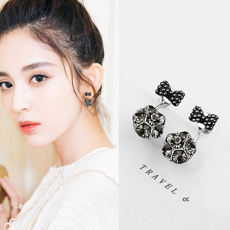 Bông tai hoa đá đen nổi bật Secret Moon