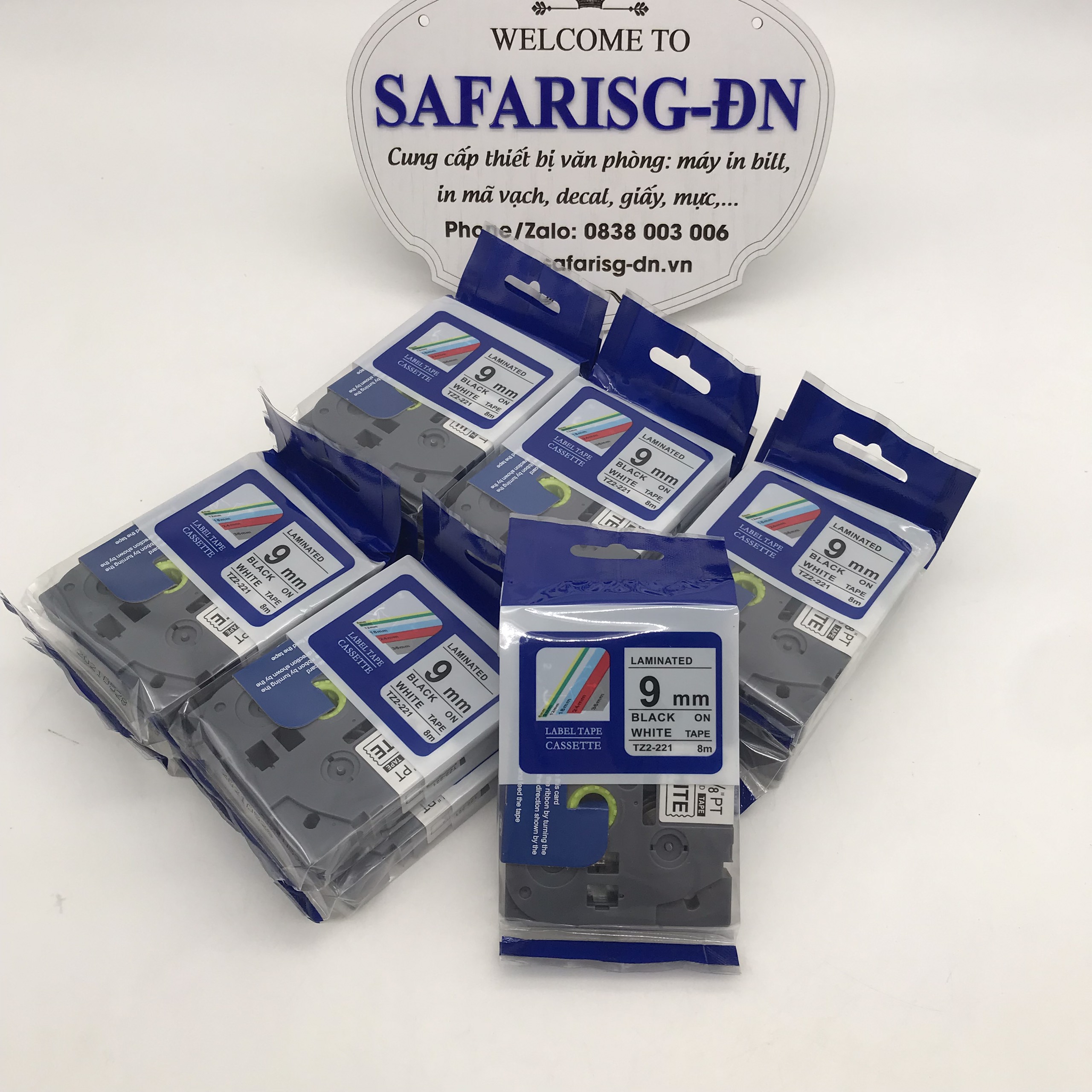 Nhãn in TZ2-221 chữ đen trên nền trắng _9mm Dùng cho máy in nhãn