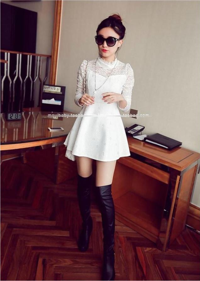 Đầm dự tiệc ren cổ trụ hoa văn Mã: DA4277 - TRẮNG
