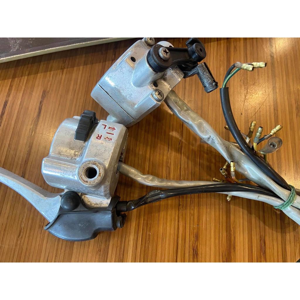 Đôi cùm công tắc honda cub có đề  nghia35