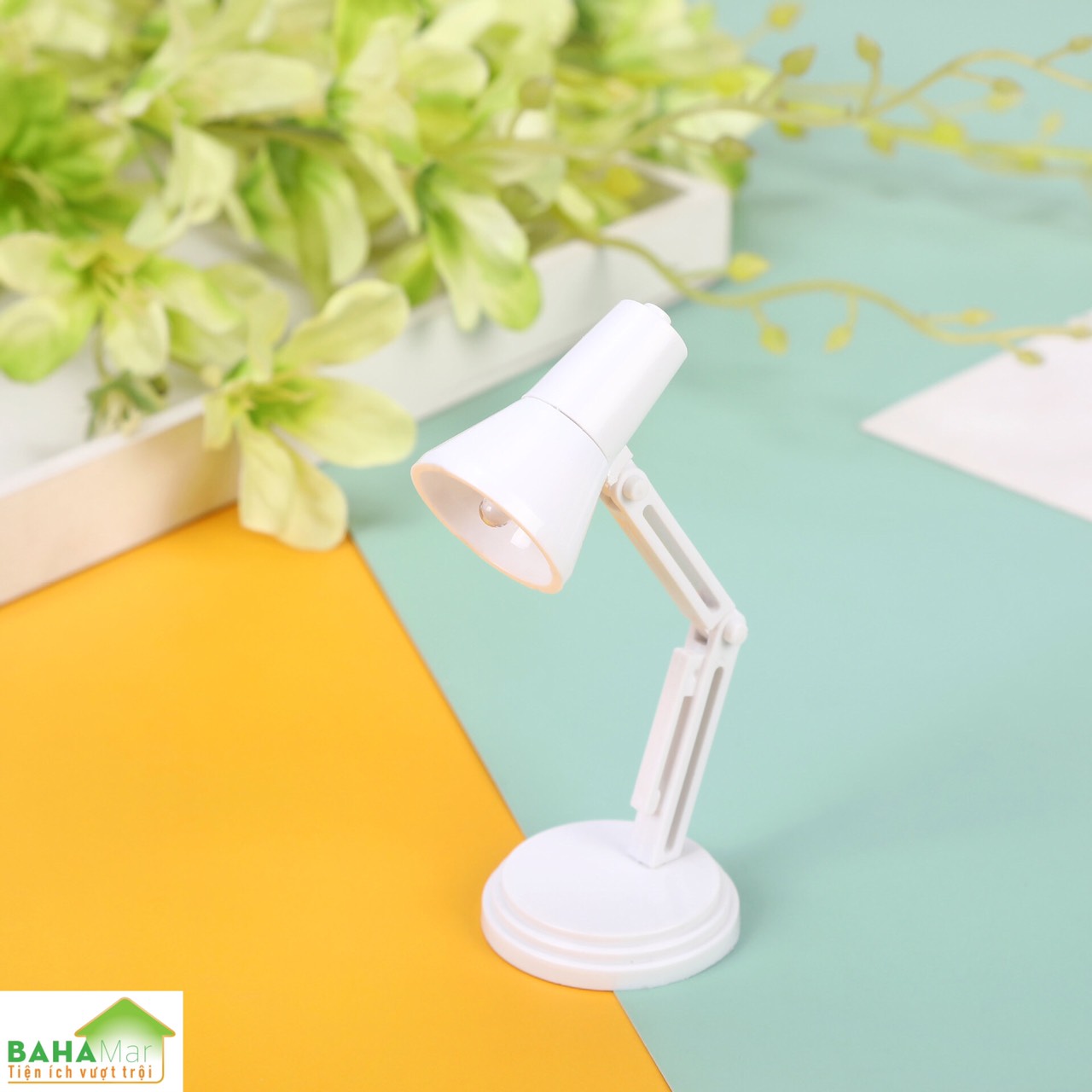 ĐÈN LED DI ĐỘNG MINI TIẾT KIỆM ĐIỆN CÀI ĐỌC SÁCH, LÀM ĐÈN NGỦ, MANG ĐI DU LỊCH  &quot;BAHAMAR&quot; nhỏ gọn và thuận tiện sử dụng, ánh sáng tốt mà tiêt kiệm điện