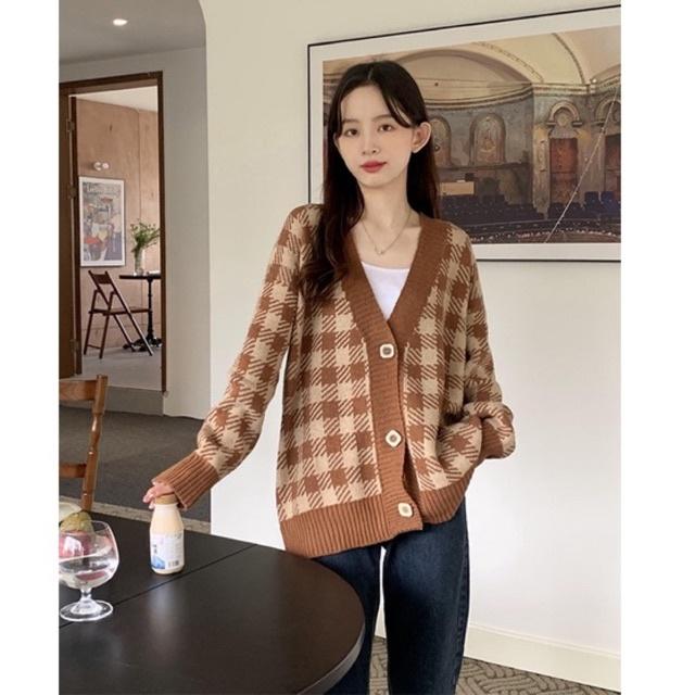 Áo Cardigan Len Chất Dày Khuy Vuông Kẻ Caro Đen Nâu