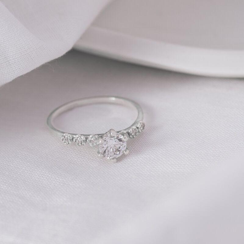 Nhẫn Bling it sáu hạt đá coronet BIN291