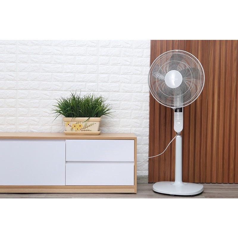 Quạt Cây Đứng 5 Cánh Cao Cấp Toshiba F-LSA20VN - Hàng Chính Hãng