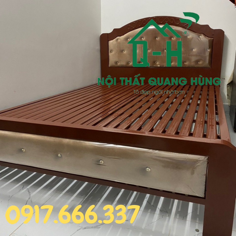 GIƯỜNG SẮT HỘP 5X10  CÓ LỚP NỆM BỌC 2 ĐẦU MÀU NÂU DÀNH CHO GIA ĐÌNH