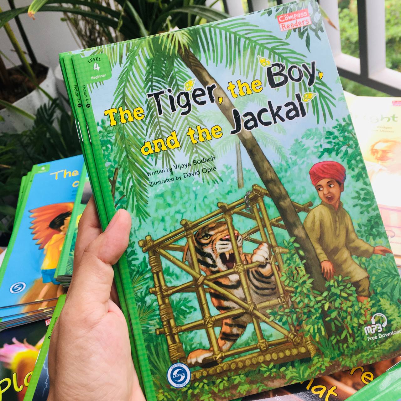 The Tiger, the Boy, and the Jackal - Leveled Reader with Downloadable Audio Free - Sách chuẩn nhập khẩu từ NXB Compass