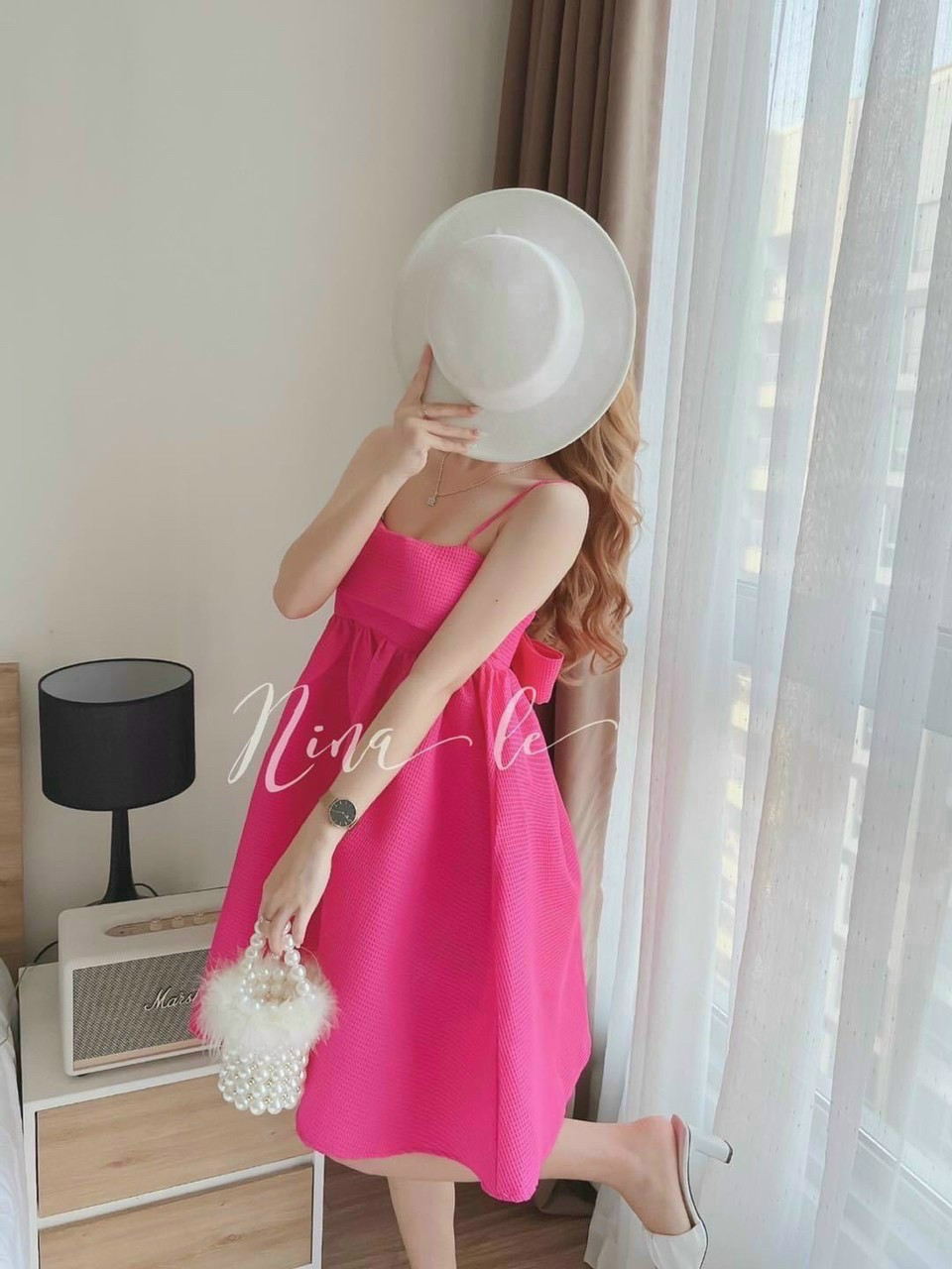 ĐẦM XÒE CỘT NƠ SAU CÓ MÚT