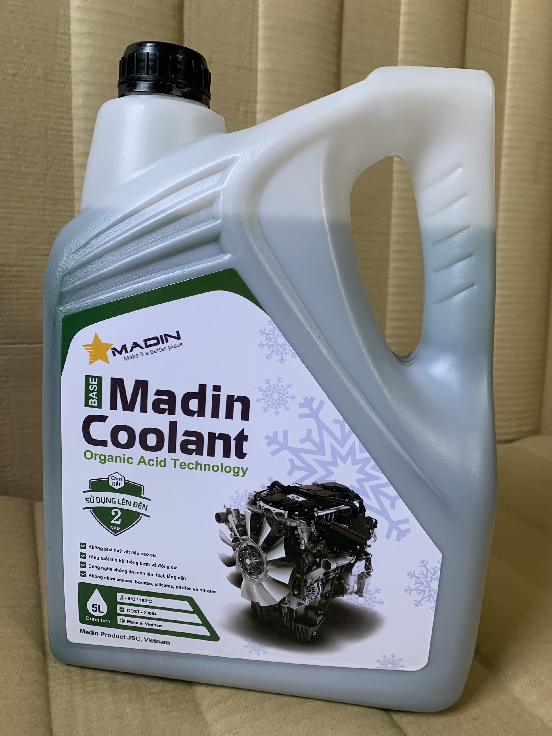 Nước làm mát động cơ Madin Coolant Base màu xanh can 5 lít