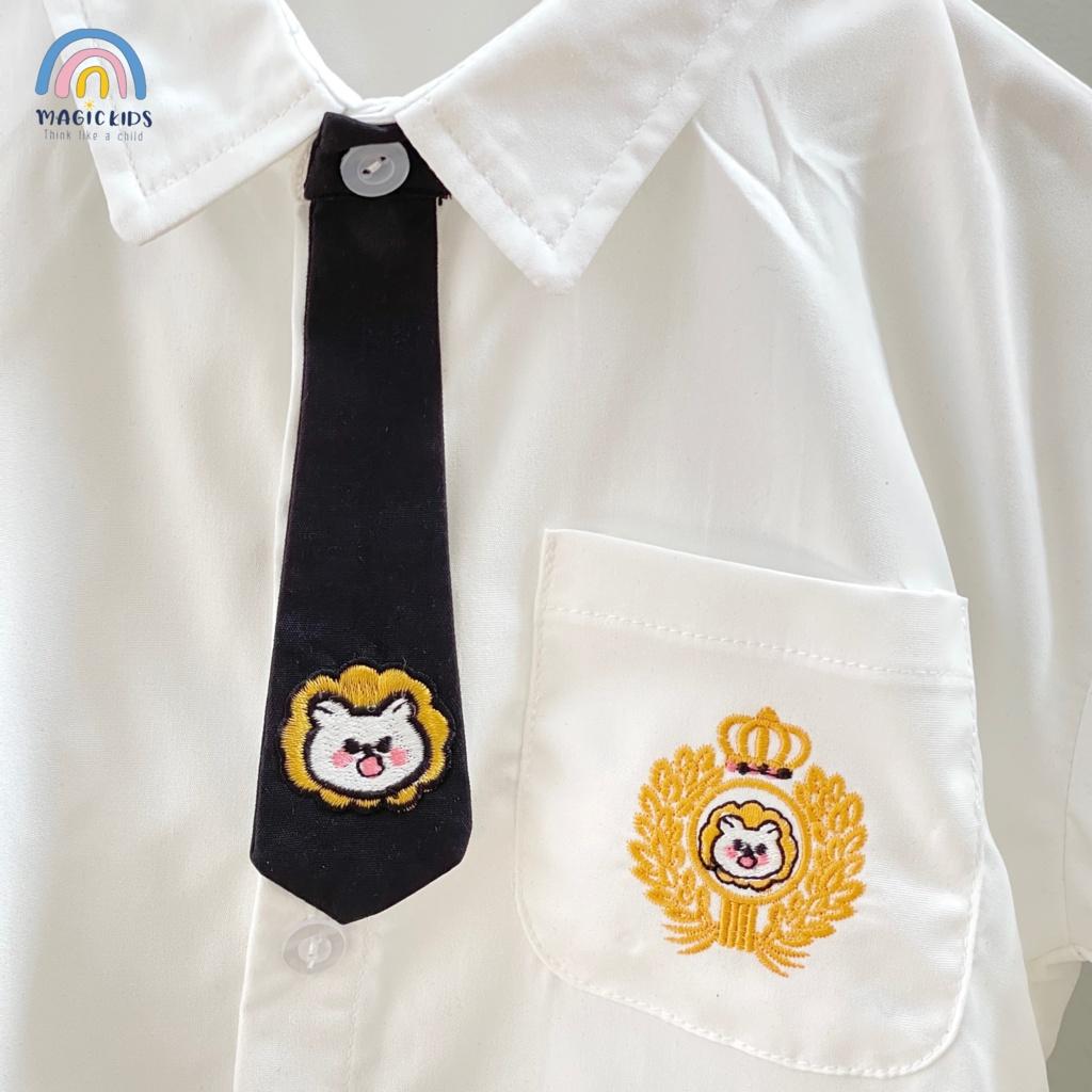 Áo sơ mi trắng dài tay cho bé Magickids kèm cà vạt thêu huy hiệu cao cấp Quần áo trẻ em đi học, đi chơi AO22055