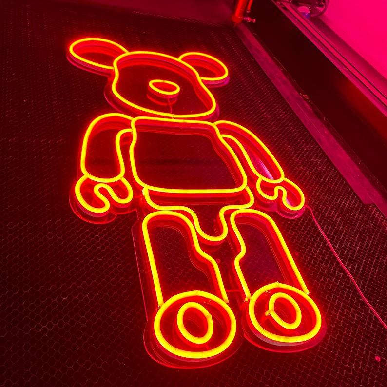 Đèn LED neon sign hình BEARBRICK | Saigonneonart | Sử dụng điện 12V | Chuyên dùng trang trí tường, trang trí phòng ngủ, trang trí nhà , trang trí quán coffee, trang trí cửa hàng.