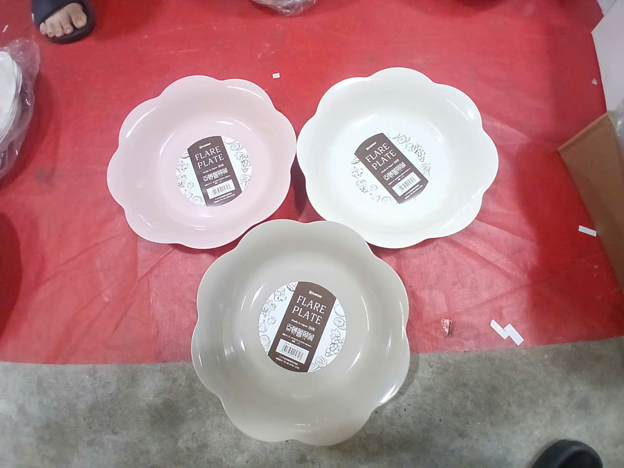 Đĩa nhựa hình cánh hoa Nakaya Flare Plate 1.7L - Hàng Nội Địa Nhật Bản