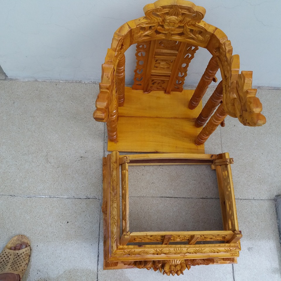 Ngai thờ gỗ mít cao 75cm. mặt ngai 30cmx41cm