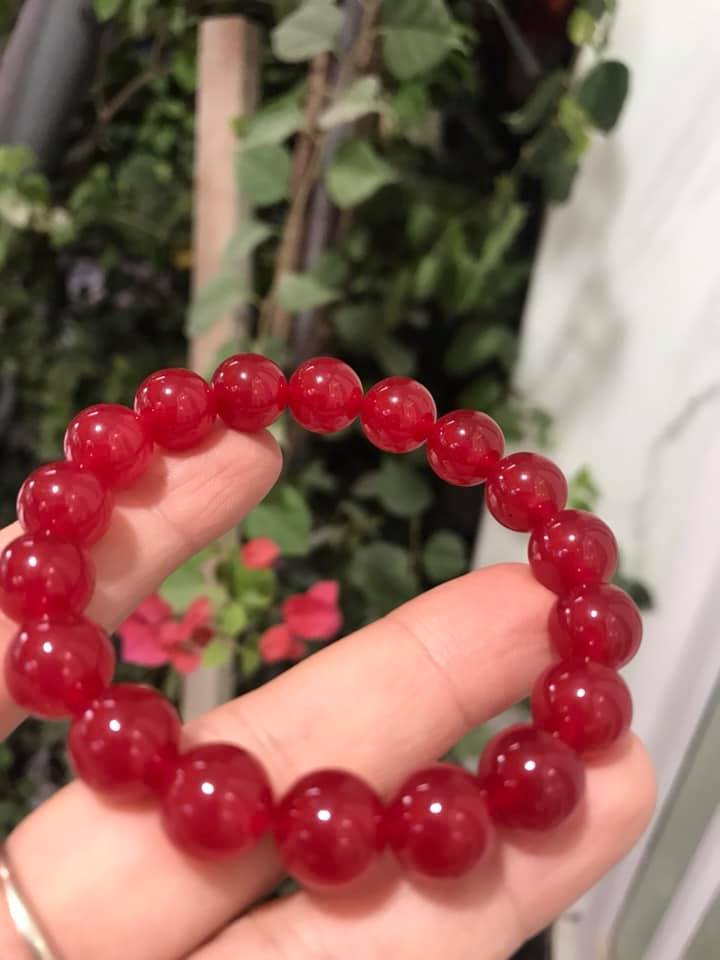 Vòng Tay May Mắn Đá Mã Não Đỏ Đậm Đẹp size 10mm 18 Hạt Nữ mạng Hỏa mạng Thổ ạ Màu Đỏ là màu Chiến Thắng ạ