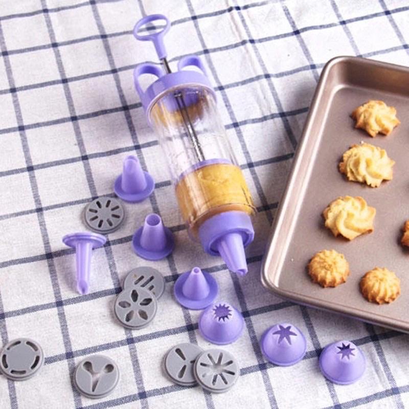 Bộ nhấn bánh Cookies Press nhựa (10 mặt nhấn kèm 8 đui bắt kem)