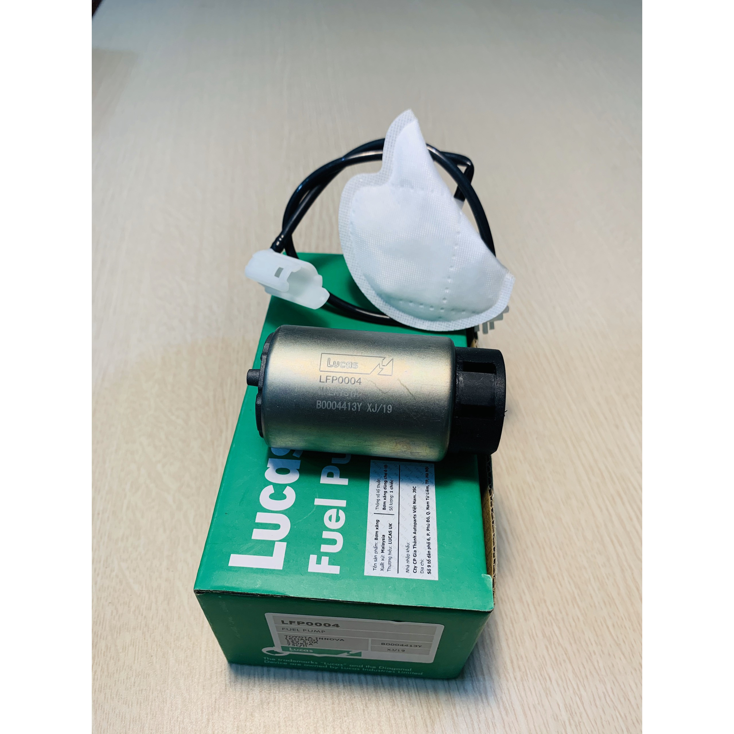 Bơm xăng ngắn giắc nhỏ Inova/ Vios nhãn hiệu Lucas LFP0004