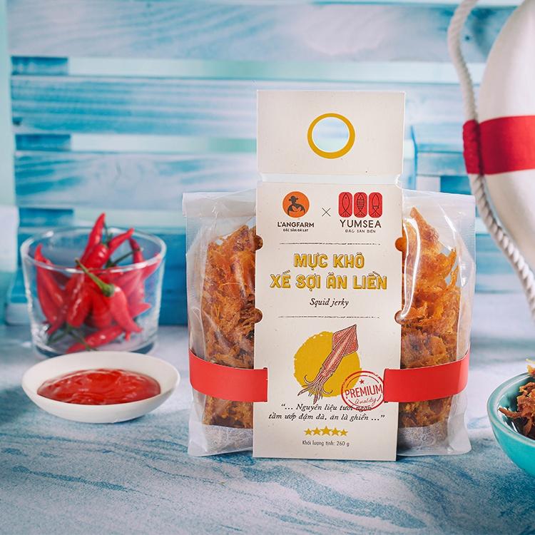 Mực khô xé sợi ăn liền Yumsea, 260g, bịch, mẫu mawashi L'angfarm