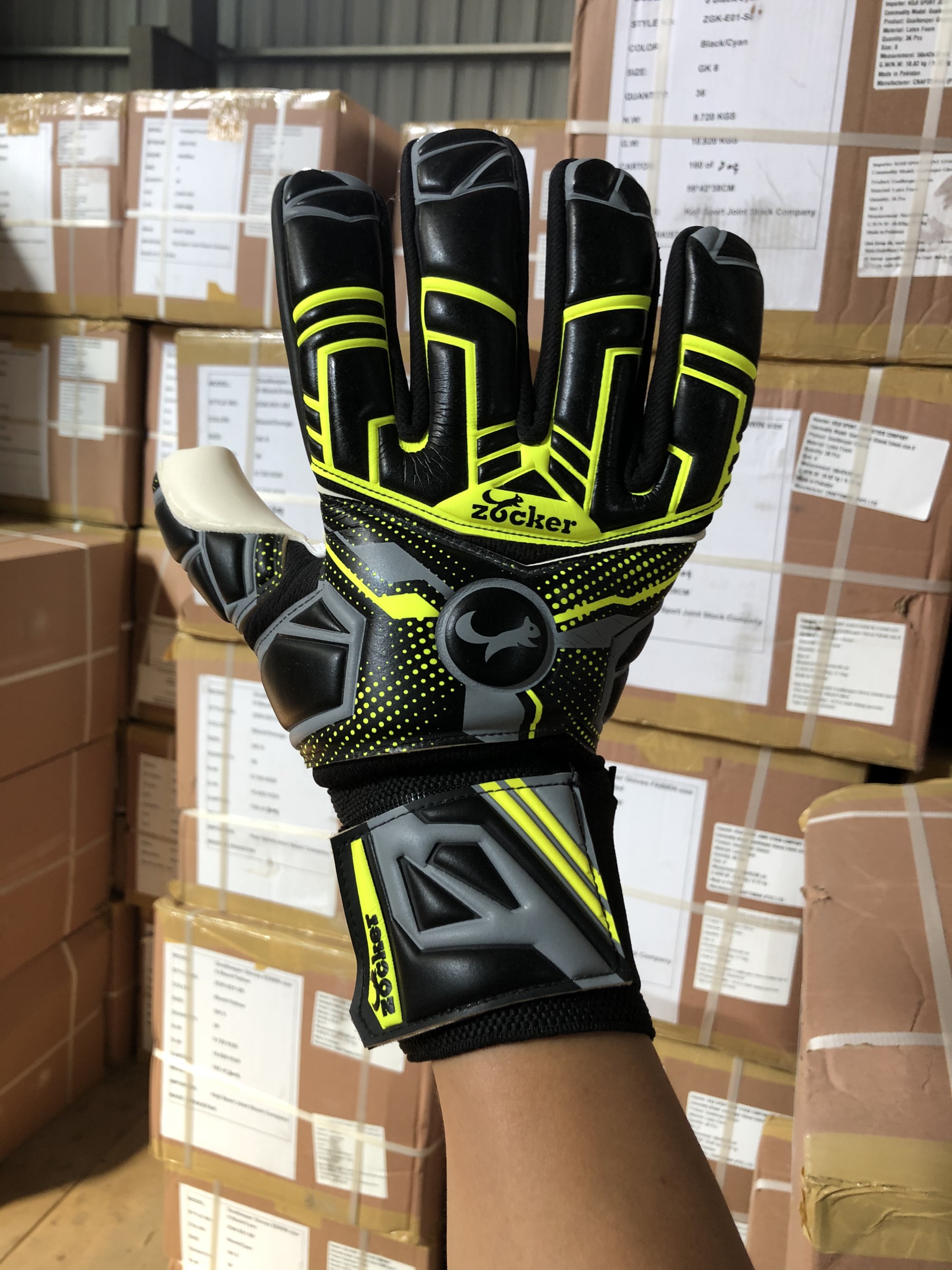 Găng tay thủ môn Zocker Gloves Edwin ZGK E01