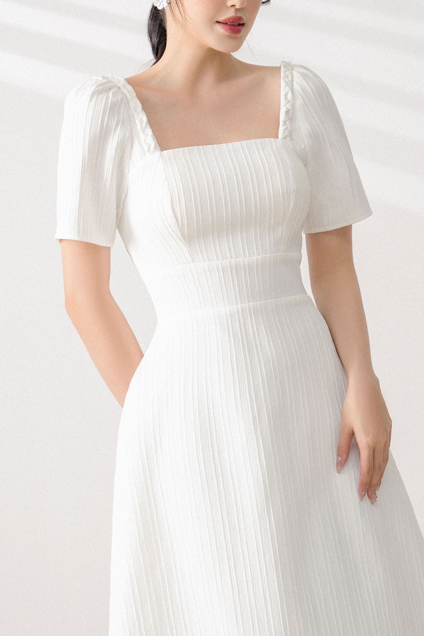 OLV - Đầm Naomi Square Neck Dress