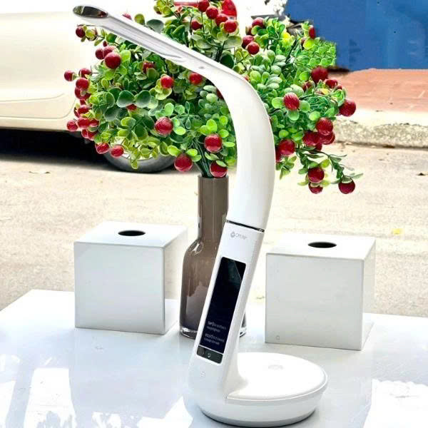 Đèn bàn học Wilit U8 hàng chính hãng