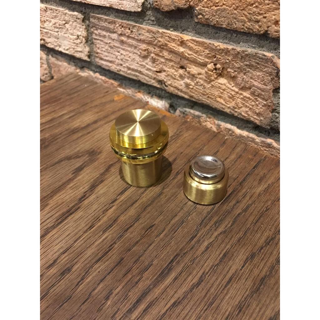 Hít cửa nam châm gắn sàn BRASS