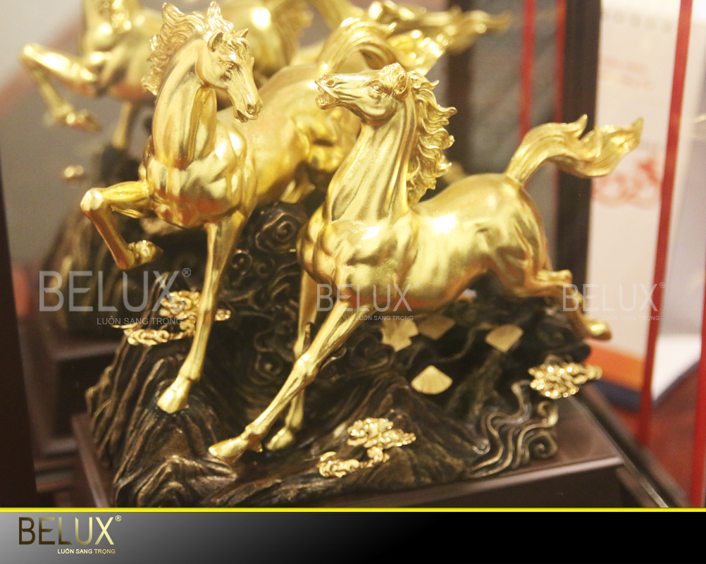 Tượng ngựa song mã dát vàng 24k