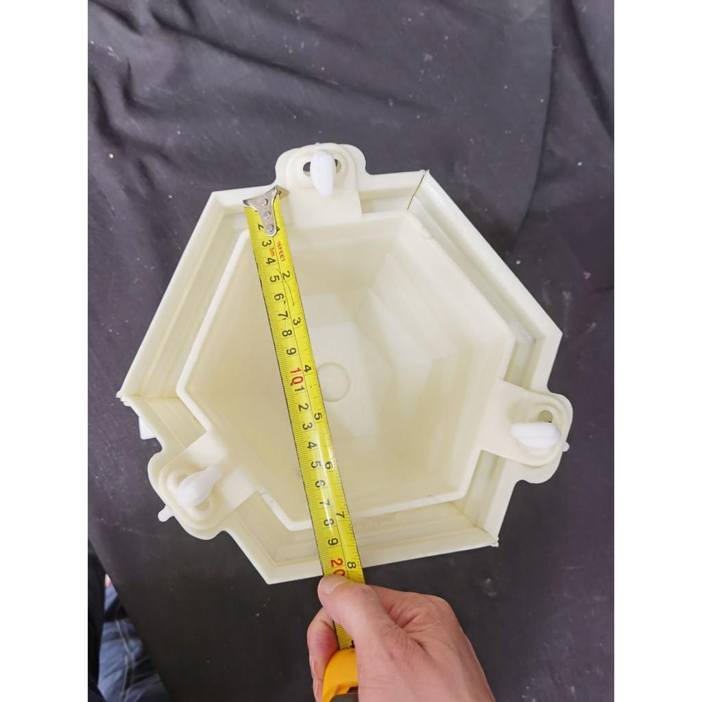 Khuôn đúc chậu cây hình lục giác Rộng 20 cao 17
