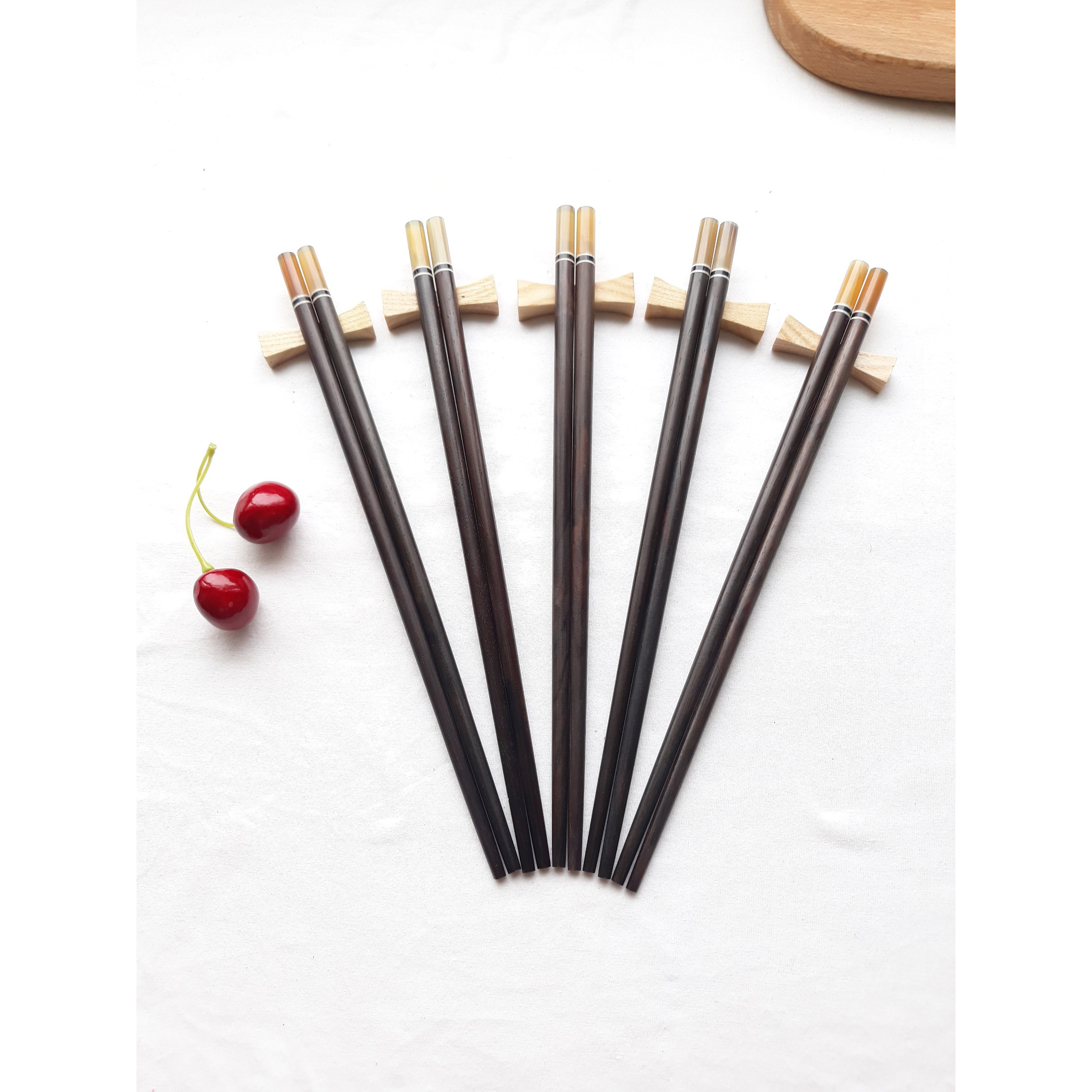 Đũa gỗ Trắc đen tròn gắn sừng-Bộ 5 đôi