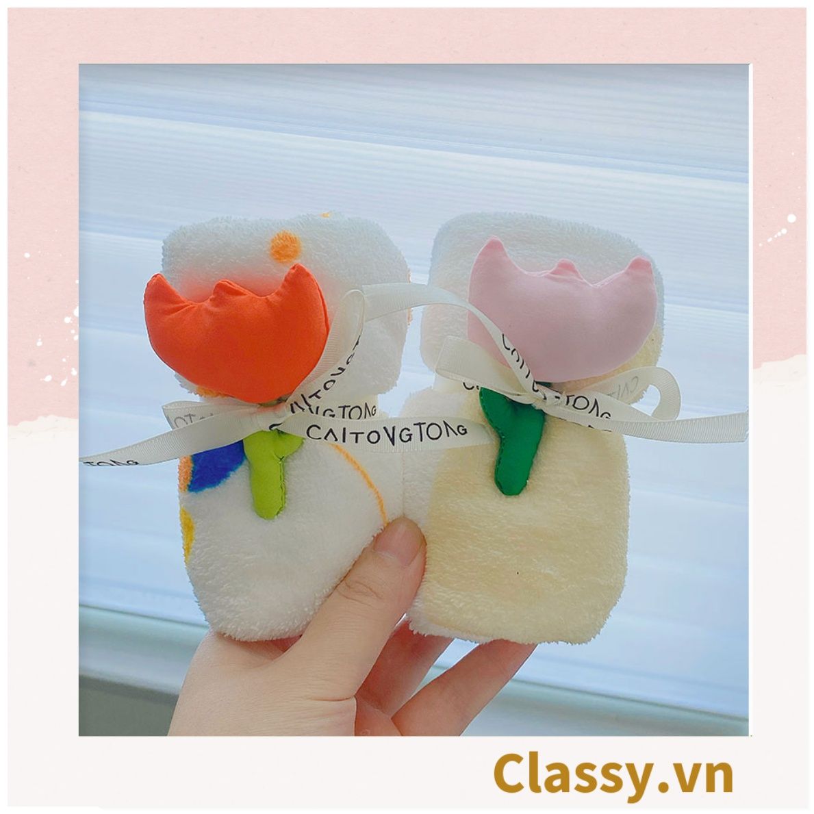 Khăn tắm nhỏ 30 X 60 CM Xếp Thành gắn hoa tulip kèm ruy băng Q1771