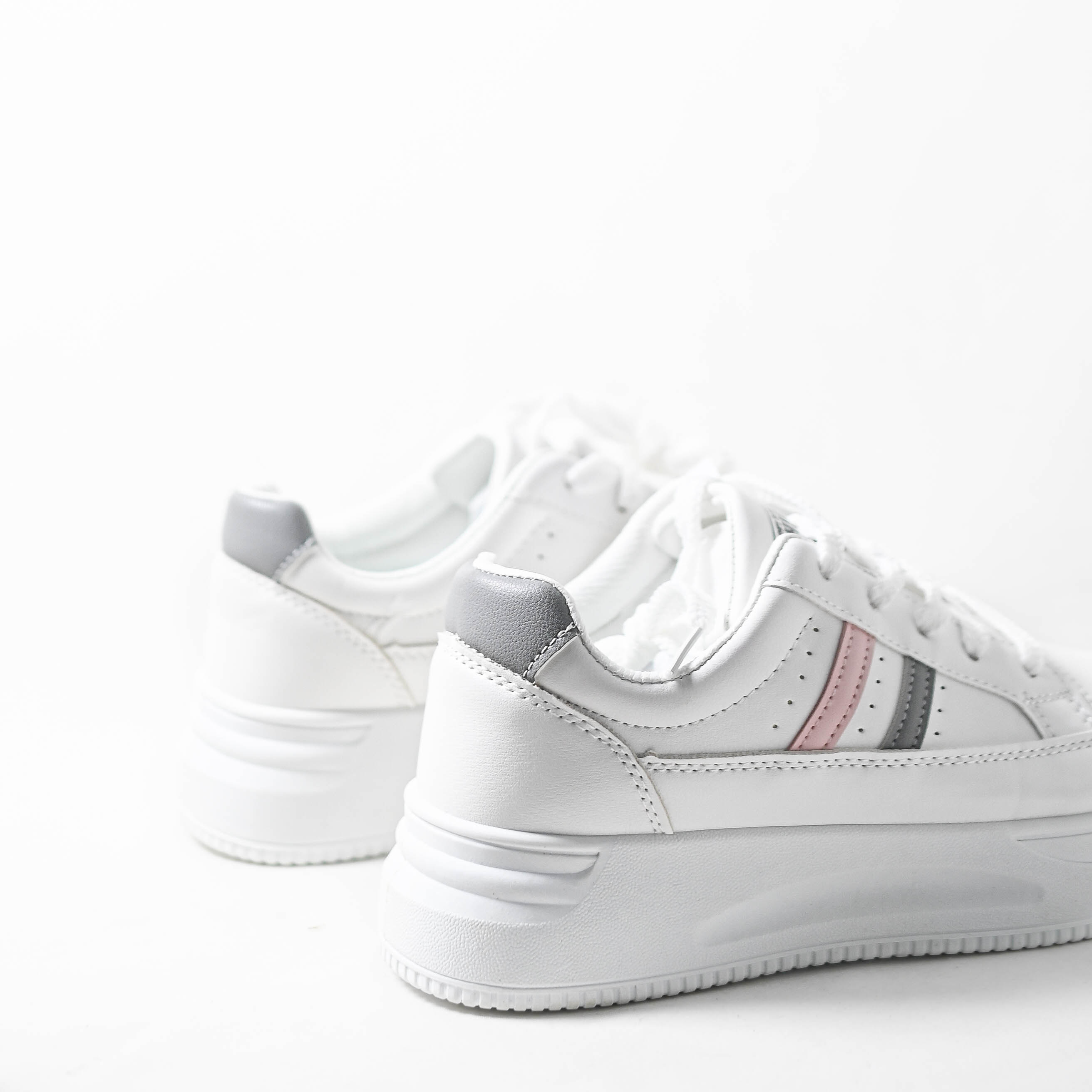 Giày thể thao nữ