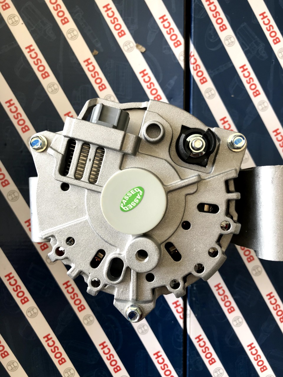 Máy Phát (Alternator) Chính Hãng Bosch 12V 95A - Ford Transit, Focus, Mondeo