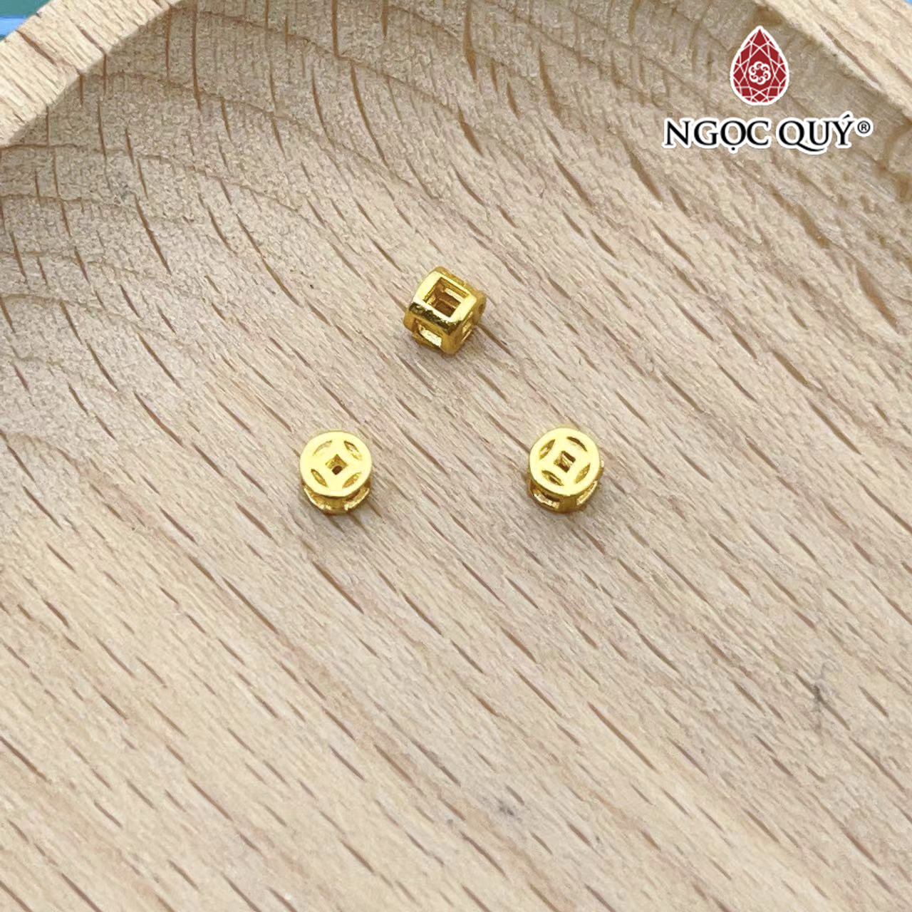 Charm kim tiền mạ vàng xỏ ngang - Ngọc Quý Gemstones