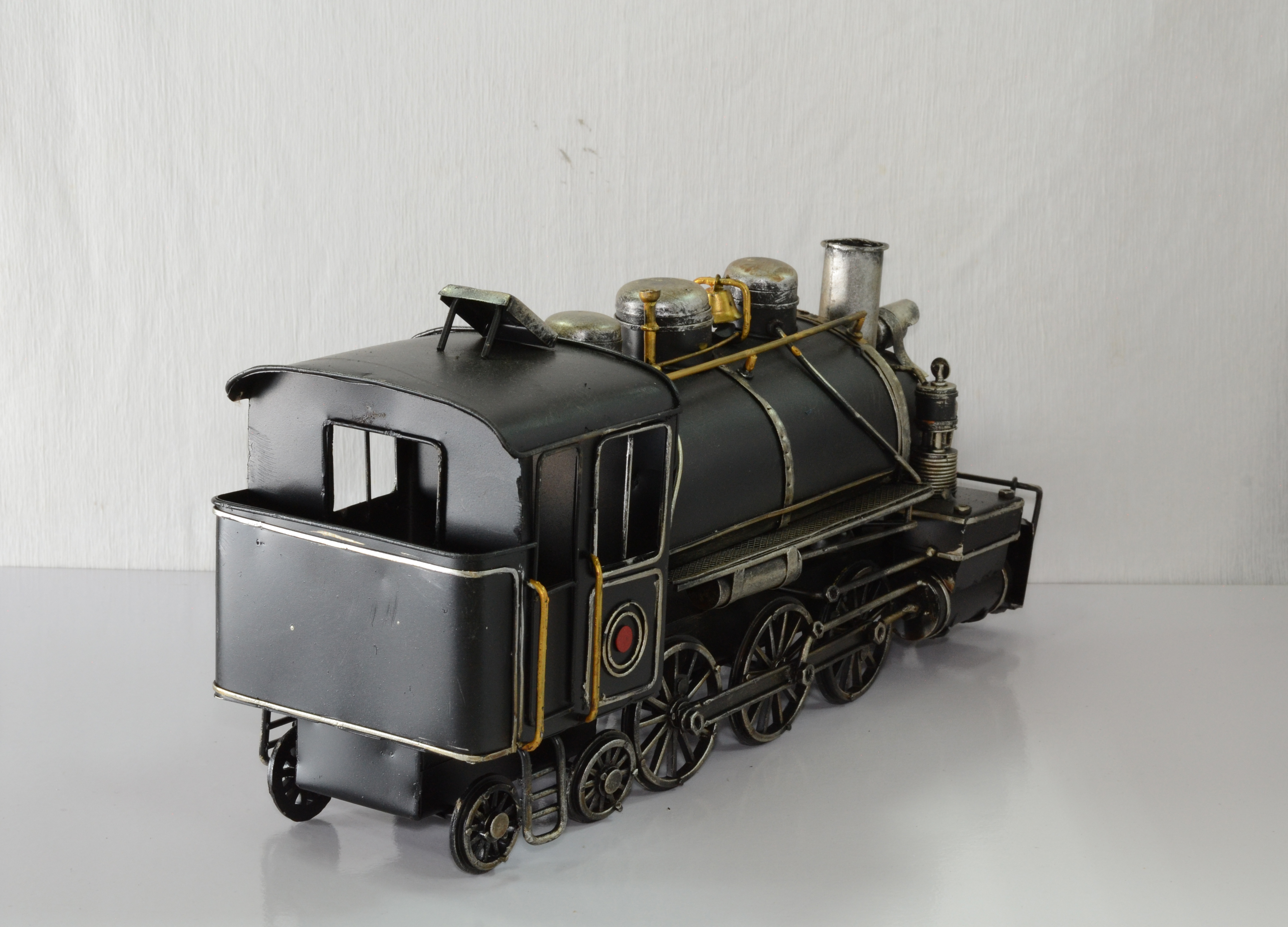 Mô hình đầu Xe lửa cổ điển kim loại trưng bày/ Vintage Metal Train Handmade Decorative (1204E-2897)