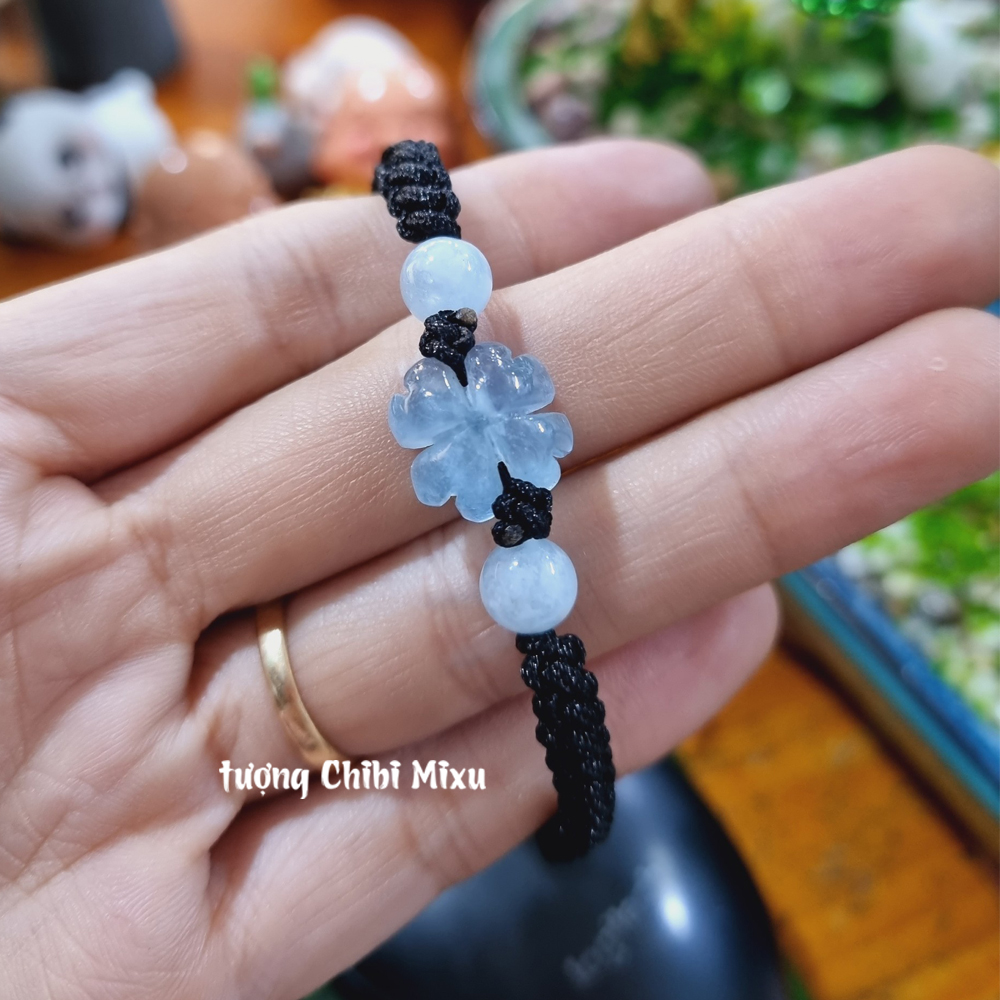 Vòng tay cỏ 4 lá đá Aquamarine tết dây may mắn