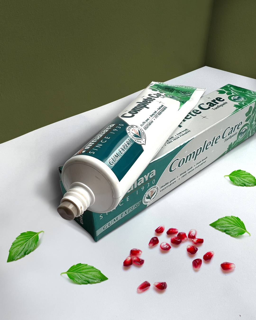 Kem Đánh Răng Chăm Sóc Răng Hoàn Hảo Complete Care Himalaya Herbals HMTP0001 (100g)