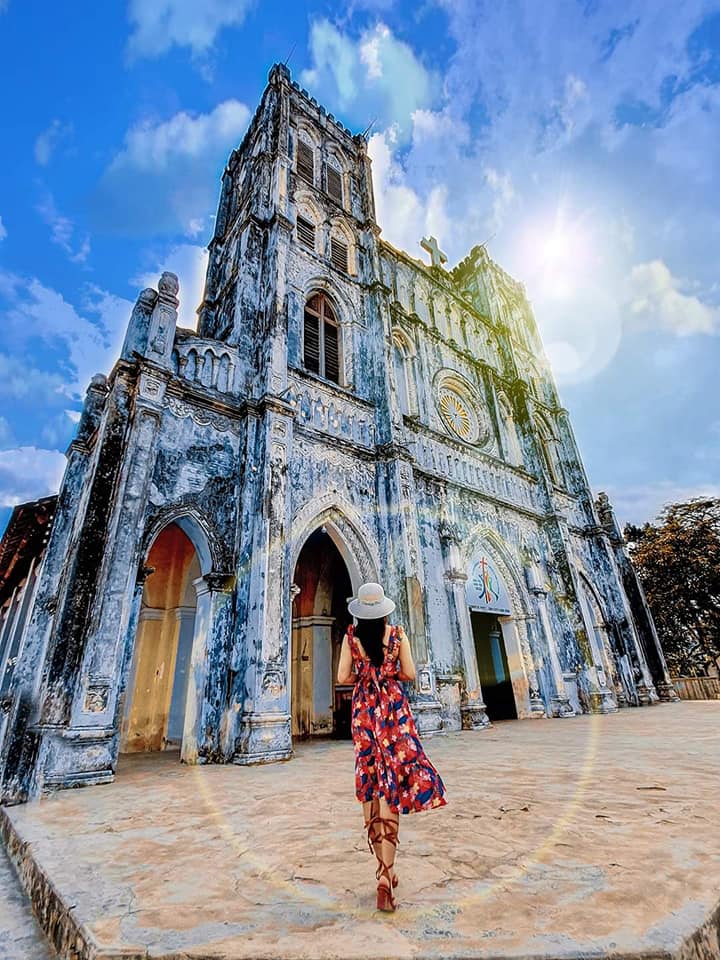 Tour Phú Yên 1 Ngày: NHÀ THỜ MẰNG LĂNG - GÀNH ĐÁ ĐĨA - HOA VÀNG CỎ XANH - THÁP NGHINH PHONG