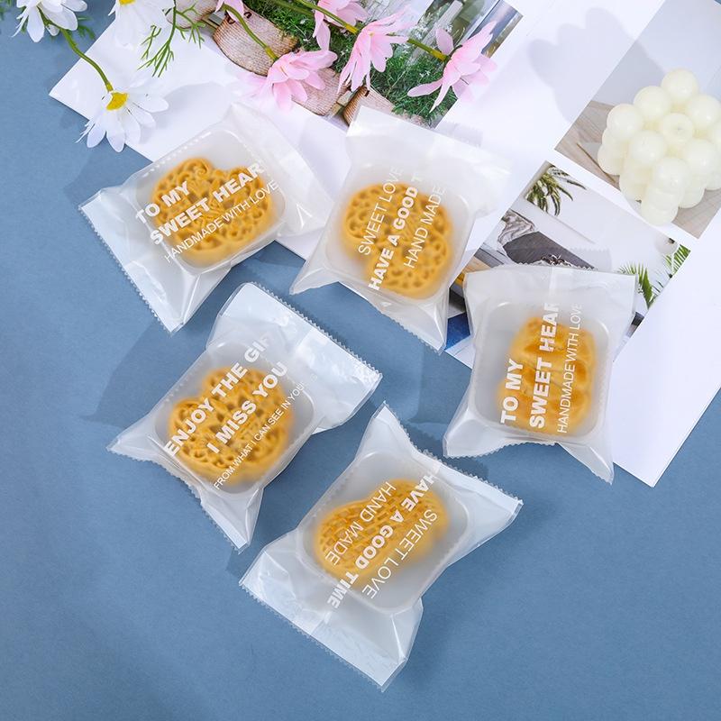 100 Túi Đựng Bánh Kẹo, Bao Bì Đựng Trà, Bánh Kẹo Họa Tiết Chữ Tiếng Anh Trắng 4 Trong 1 - VUA BAO BÌ