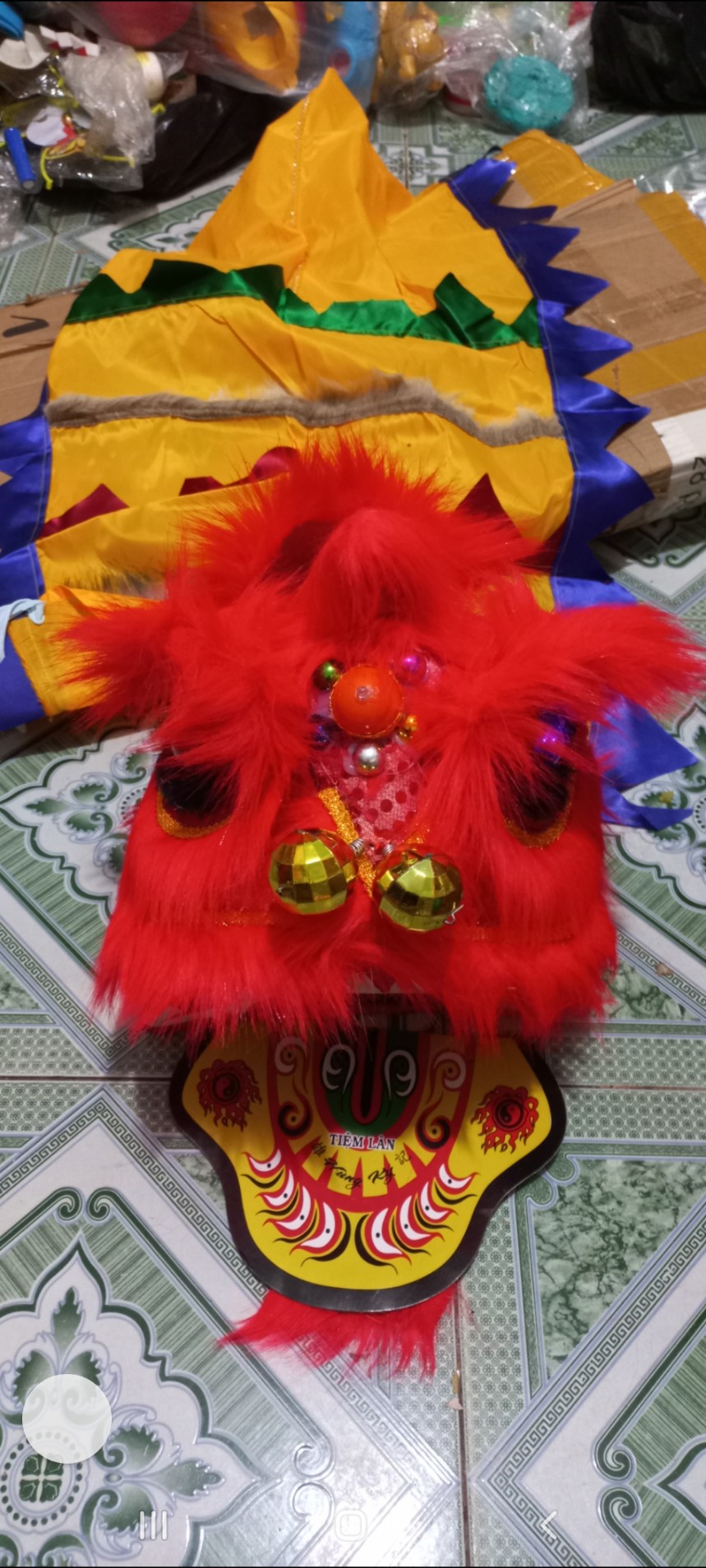 Đồ chơi đầu lân chớp đèn kèm đuôi cho bé từ 4 tuổi