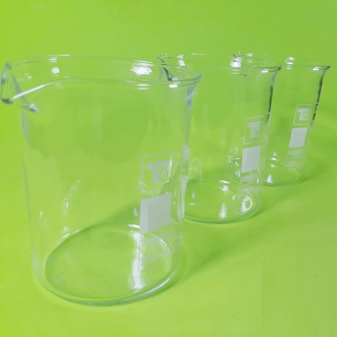 Cốc Đong Thủy Tinh Trong Suốt Chịu Nhiệt Duran - Có Chia Vạch