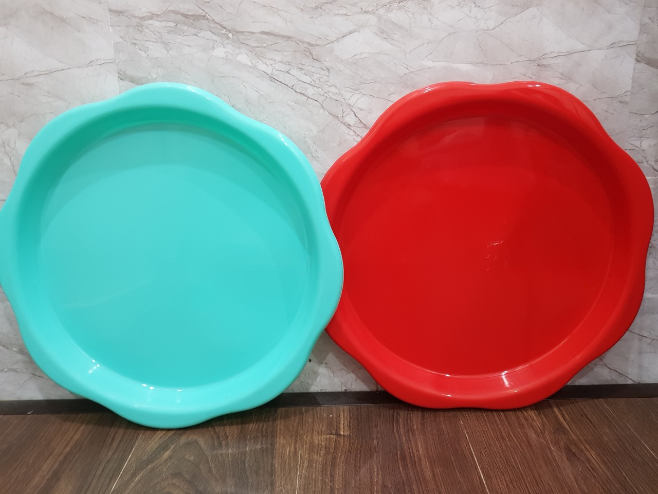 Mâm nhựa dày đẹp hình Hoa Mai