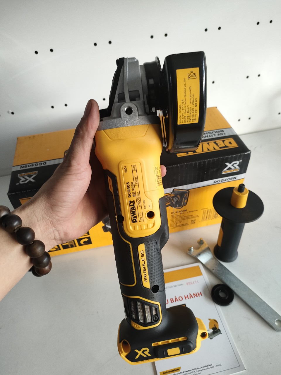 CHÍNH HÃNG - Máy mài cầm tay dùng pin 18V / 20Vmax DEWALT DCG405