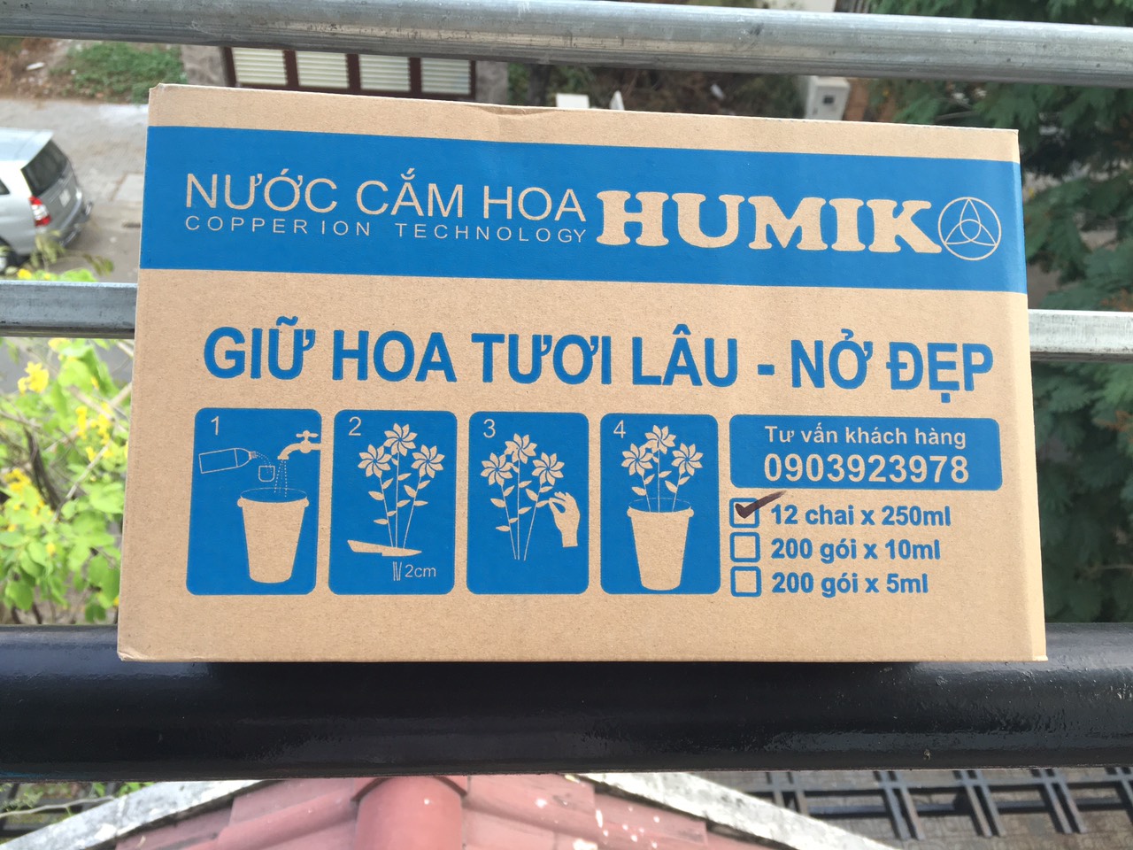 NƯỚC CẮM HOA HUMIK CÔNG NGHỆ ION ĐỒNG COMBO THÙNG 12 CHAI  250ML