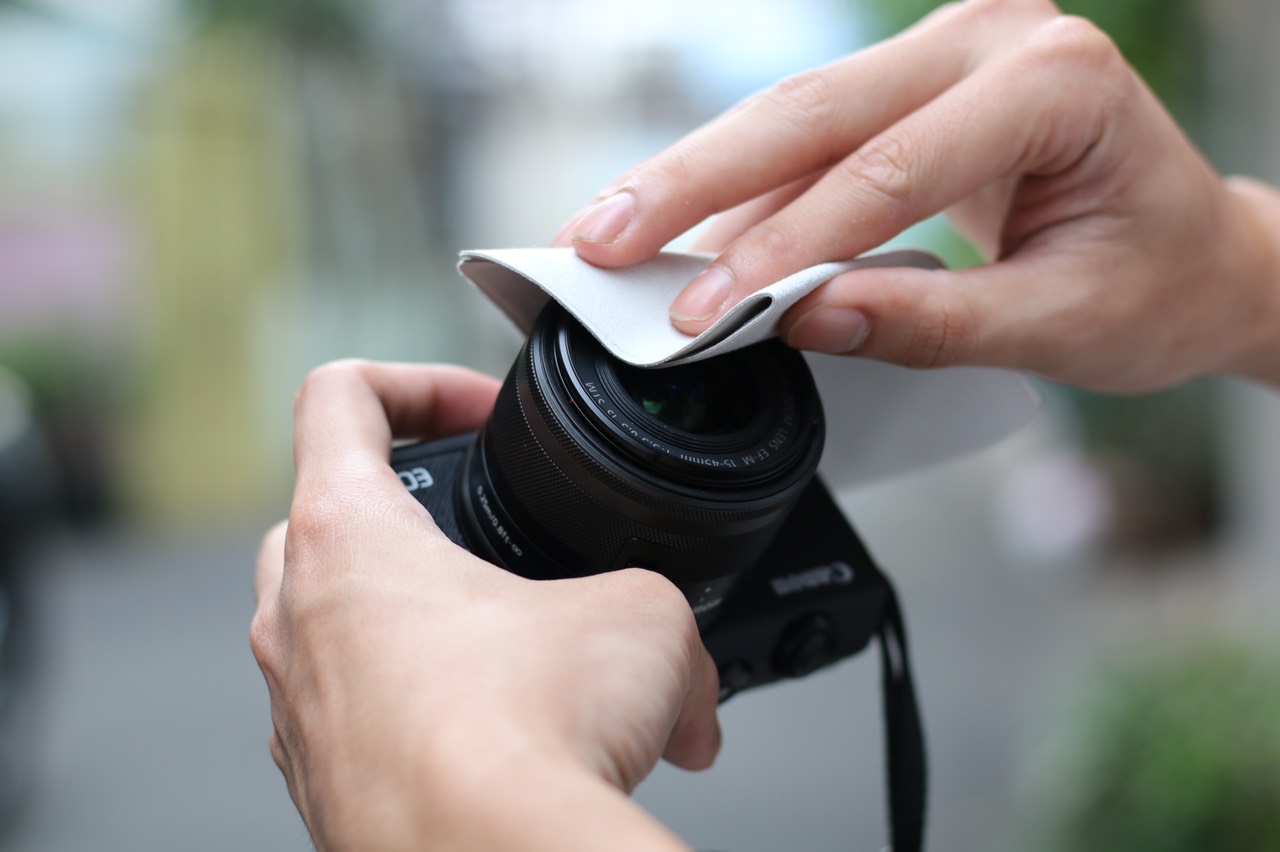Khăn Lau Màn Hình Polishing Cloth Kai cho iPhone / Macbook / iPad / Laptop / Smartphone / Lens Camera/ Smartwatch - Hàng Nhập Khẩu
