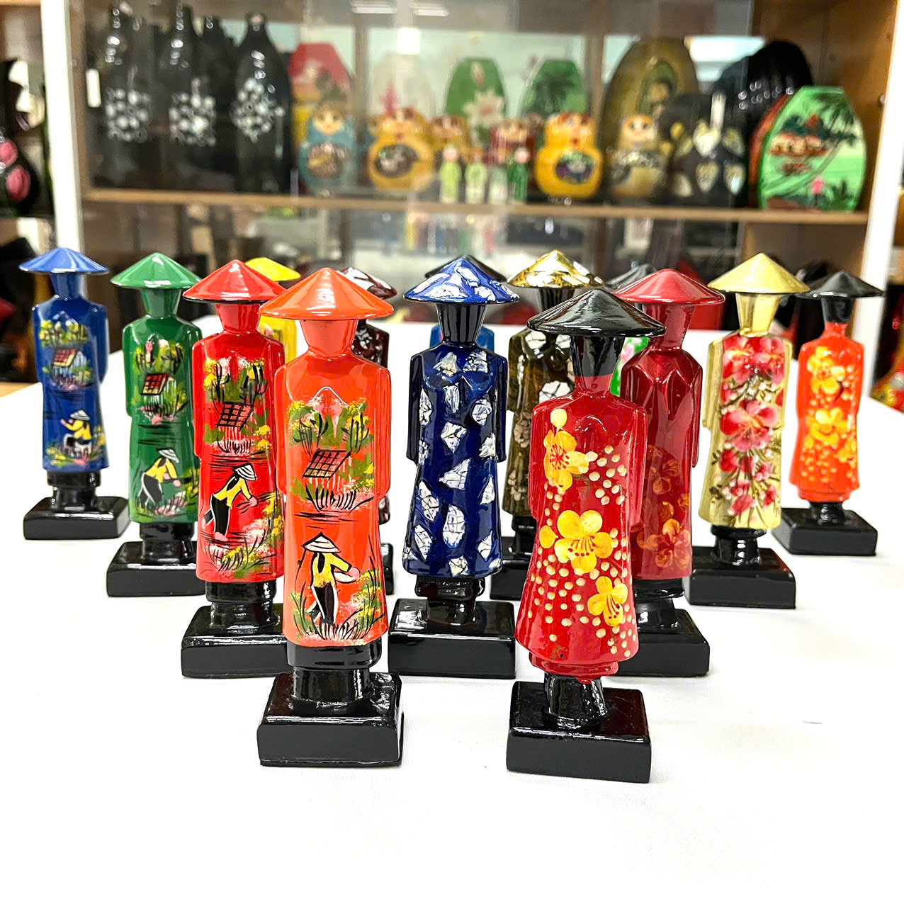 Tượng gỗ sơn mài cô gái Miss Việt Nam - Hình Ảnh cô gái Việt Nam - Quà Tặng - Quà Lưu Niệm Việt Nam