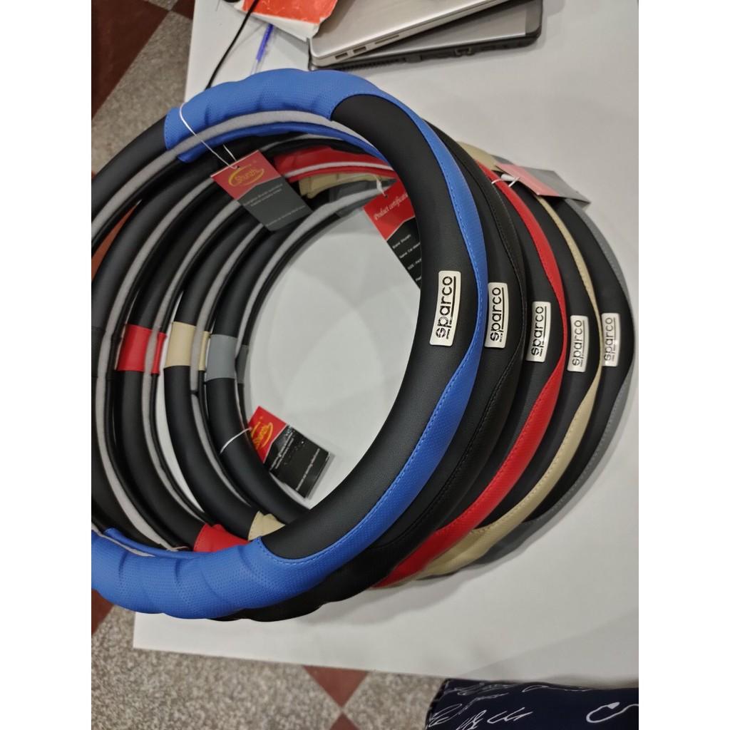 Bọc vô lăng Sparco cao cấp, logo kim loại - size 38, phù hợp cho mọi dòng xe 4 chỗ và 7 chỗ.