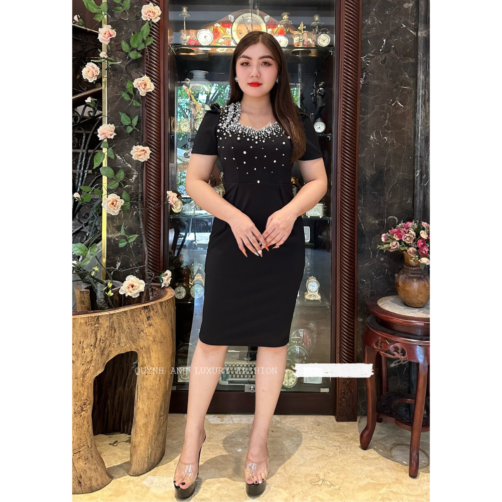 Đầm Body Đen Đính Đá Ngọc Trai Sang Trọng Amber Dress