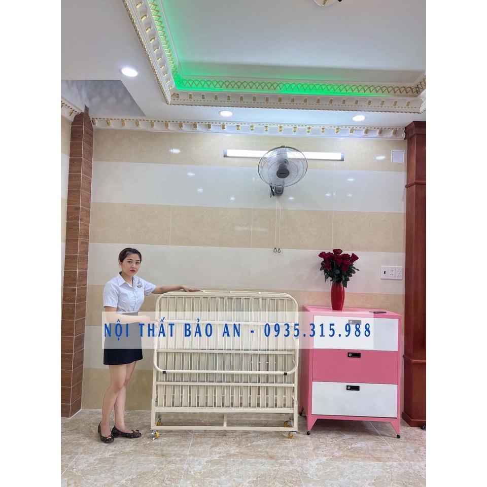 Giường sắt xếp di động có bánh xe rộng 1m
